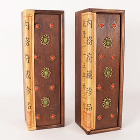 Lots Chinese scrolls in wooden box