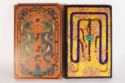 Chinese long court bead with box