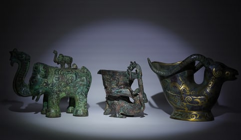Lots Chinese bronze vessels