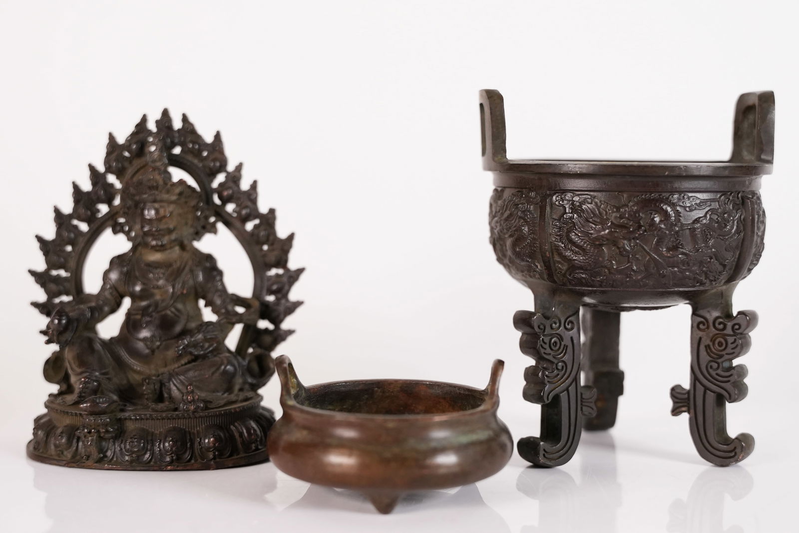 Lots Chinese bronze items (1 of 6)
