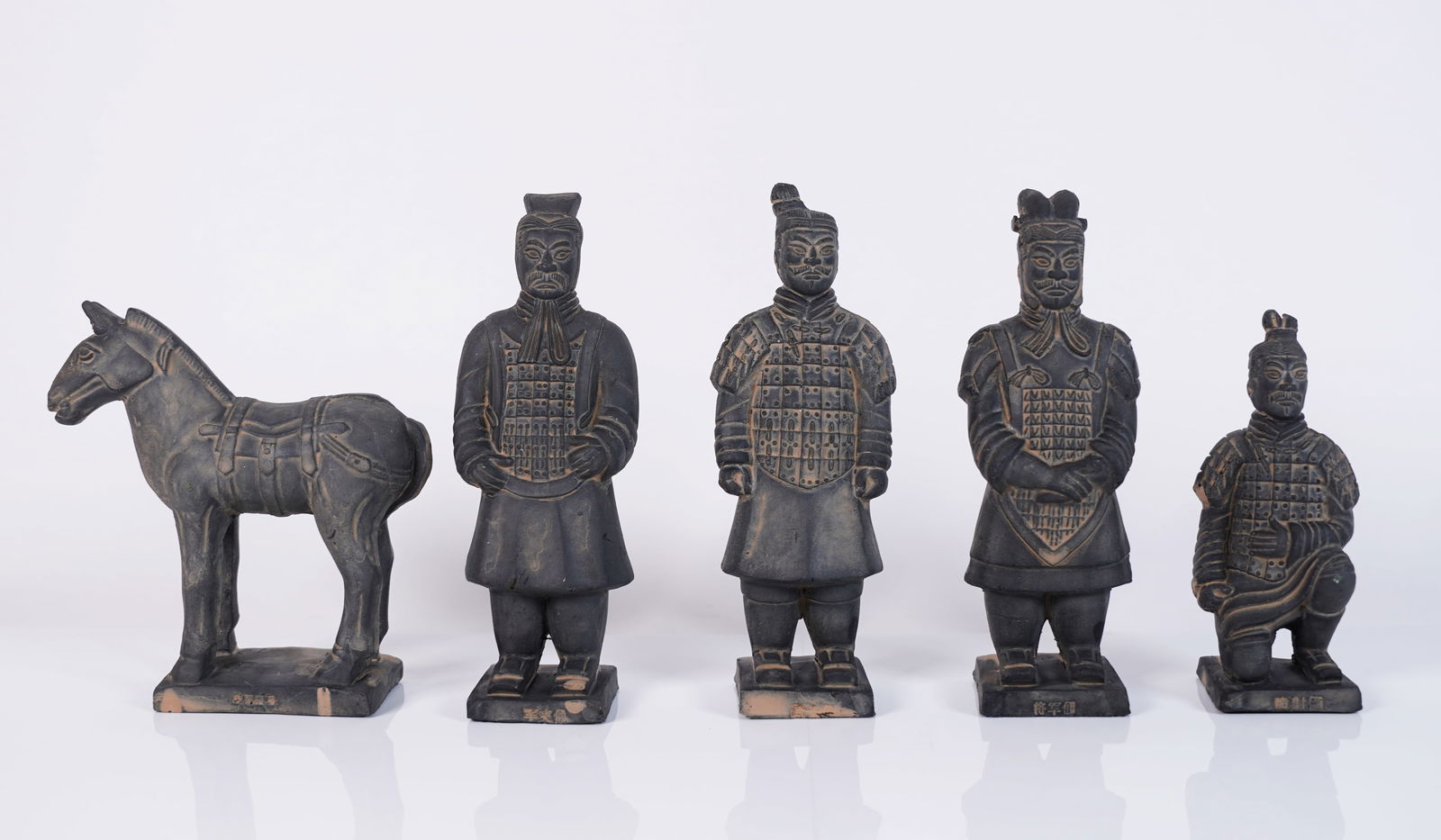 Lots Chinese terracotta warriors