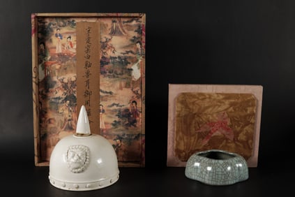 2 Chinese fine porcelains with box