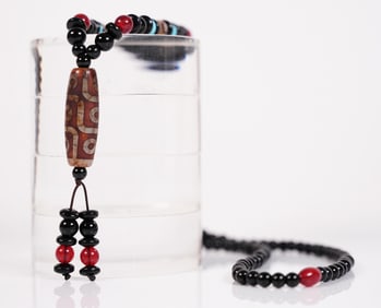 Tibetan fine dzi bead