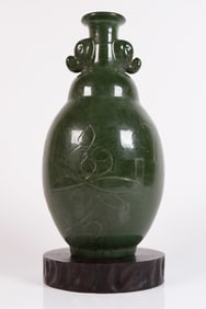 Chinese fine green vase