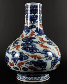 Chinese famille rose fine vase