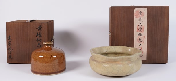 2 Chinese porcelains with box