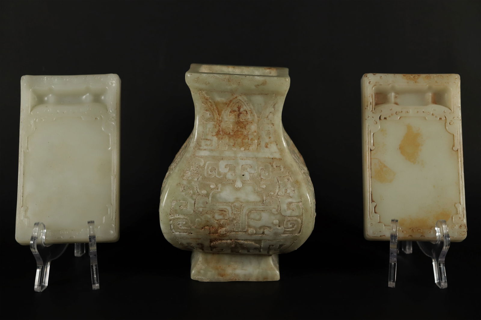 Lots Chinese jade like items (1 of 7)