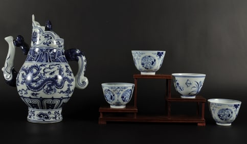 Lots Chinese b/w porcelains
