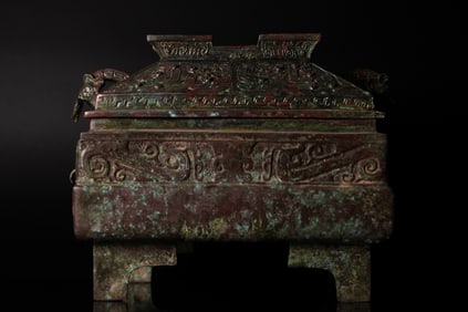 Chinese fine bronze vessel