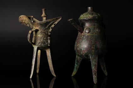 Chinese fine bronze lidded vessel