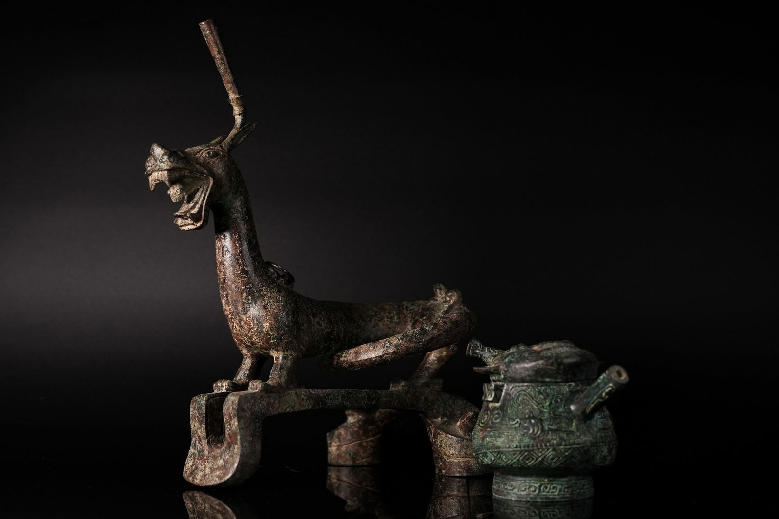 2 Chinese bronze vessel (1 of 7)