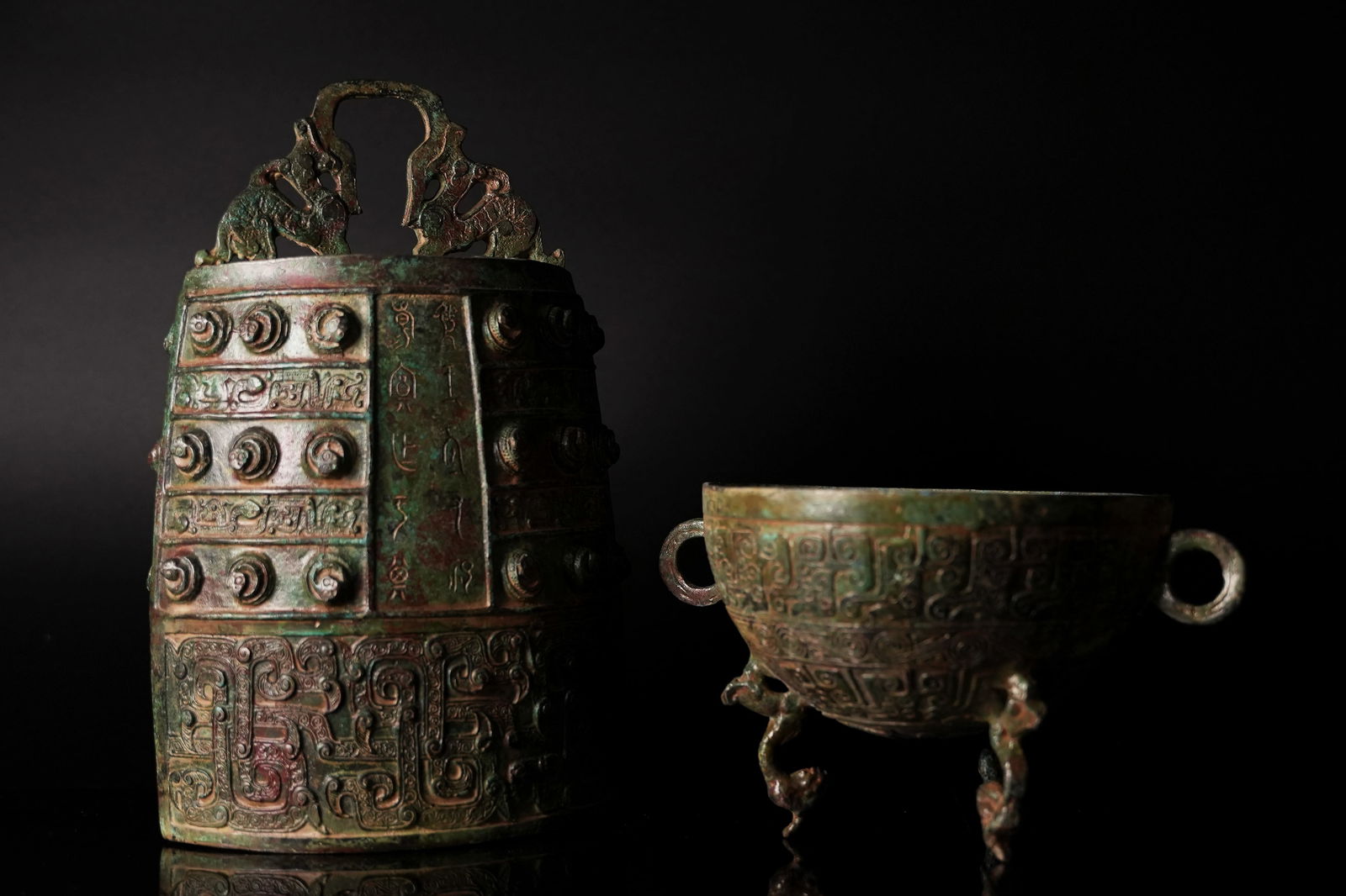 Lots Chinese bronze vessels (1 of 7)