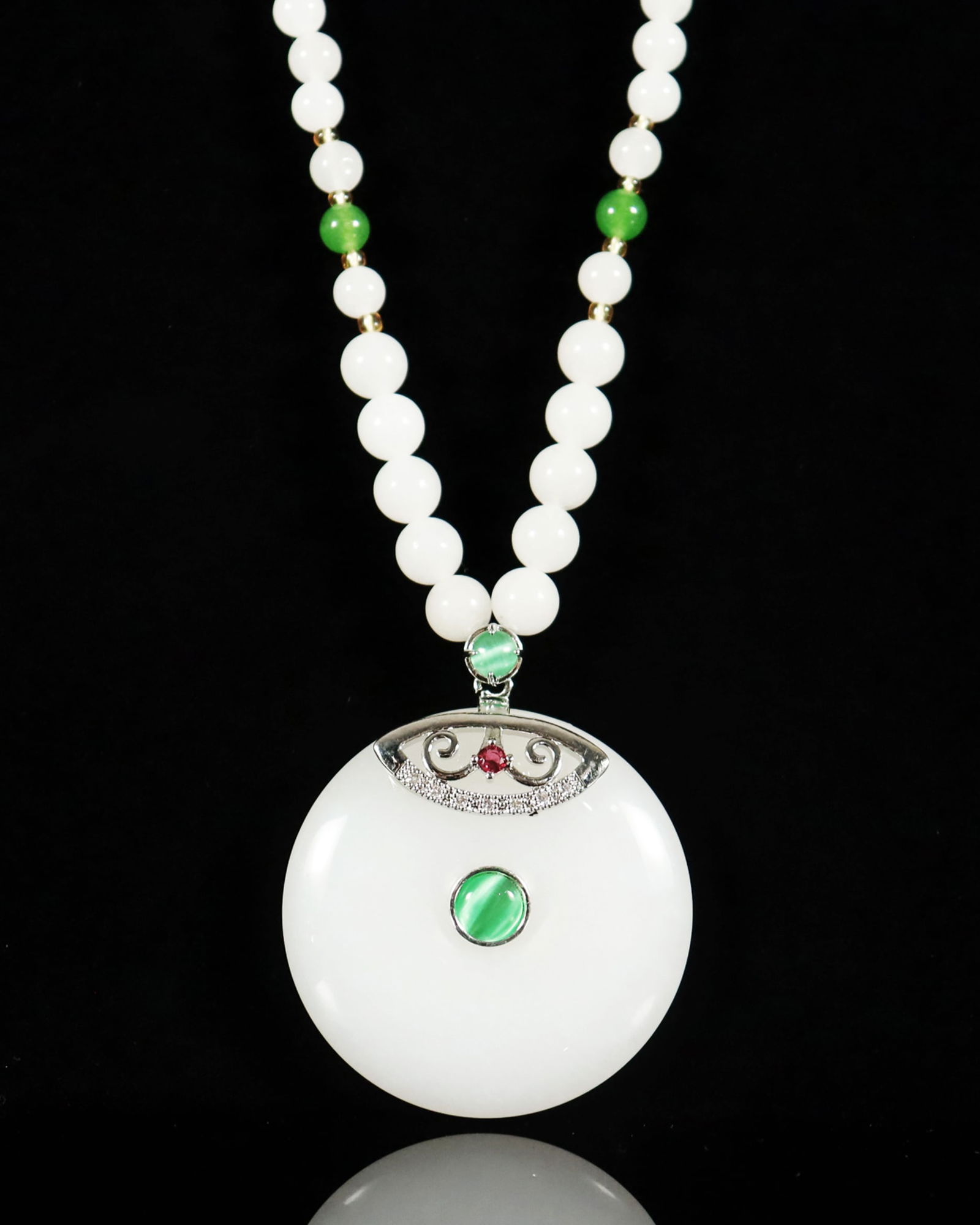 Chinese fine beaded necklace (1 of 8)