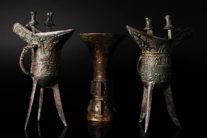 Lots Chinese fine bronzes