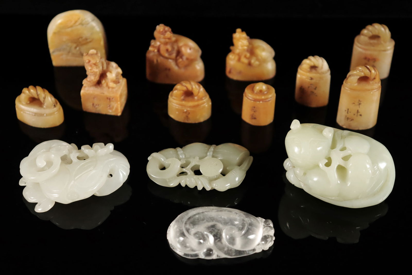 Lots Chinese carvings (1 of 9)