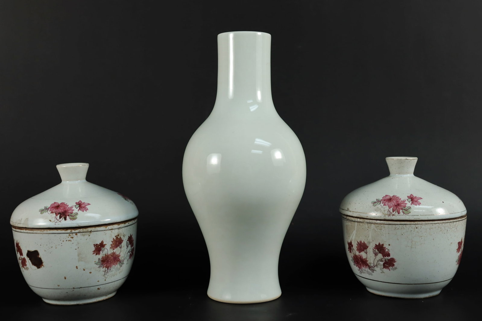 Lots Chinese porcelains: Lots Chinese fine porcelains, largest H: 9" x W: 4."