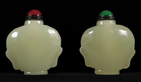 2 Chinese snuff bottle