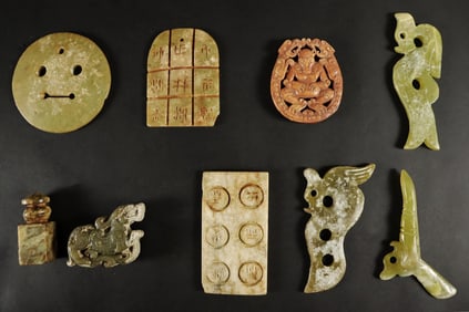 Lots Chinese carvings