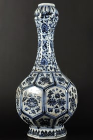 Chinese fine b/w vase