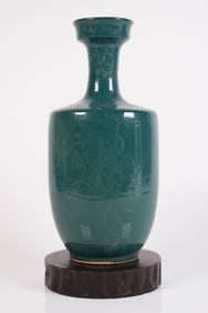 Chinese fine green vase