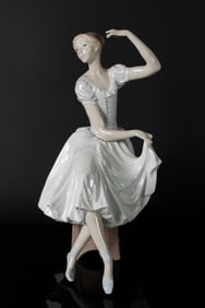 Lladro ballet dancer