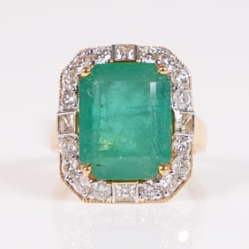 14 kt gold emerald diamond ring size 6.5