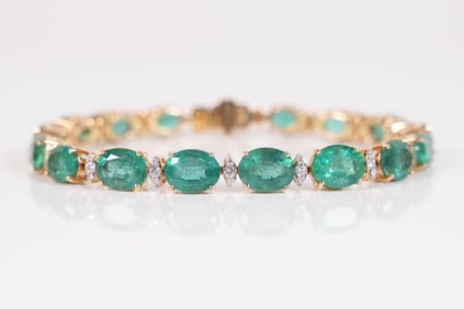 18 kt y/g emerald bracelet