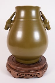 Chinese fine green vase