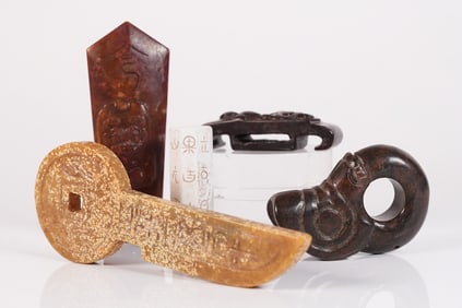 Lots Chinese carvings