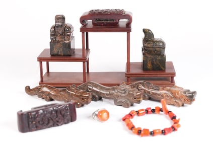 Lots Chinese carvings