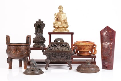 Lots Chinese carvings