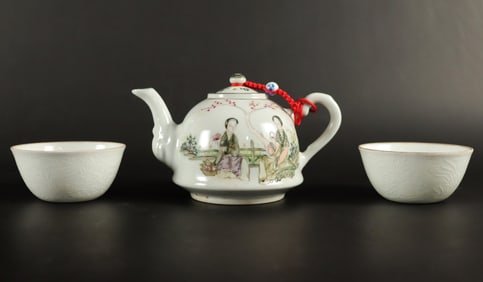Lots Chinese tea items