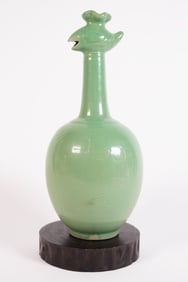 Chinese fine green vase
