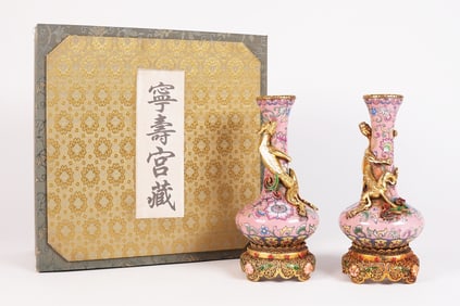 2 Chinese important vase