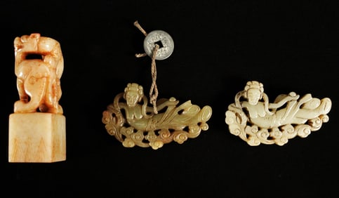 Lots Chinese jade carvings