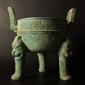 Chinese heavy bronze vessel