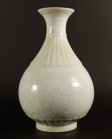 Chinese white glaze vase