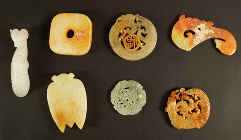 Lots Chinese carvings