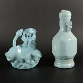 2 Chinese crackled vase