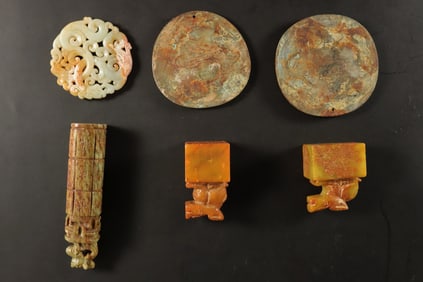 Lots Chinese carvings