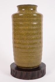 Chinese fine crackled vase