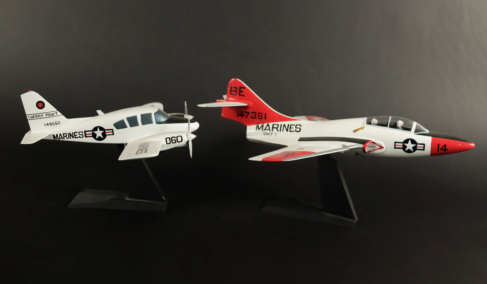 Lots Marine airplane models: Lots Marine airplane models.
