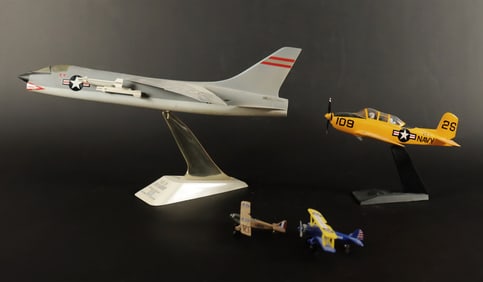 Lots airplane models