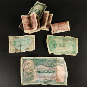 Lots Chinese currency