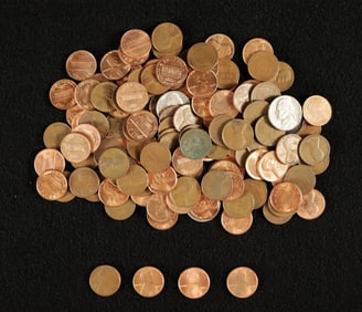 Lots vintage pennies