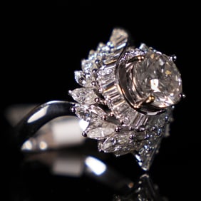 Platinum 2.01 carat diamond ring