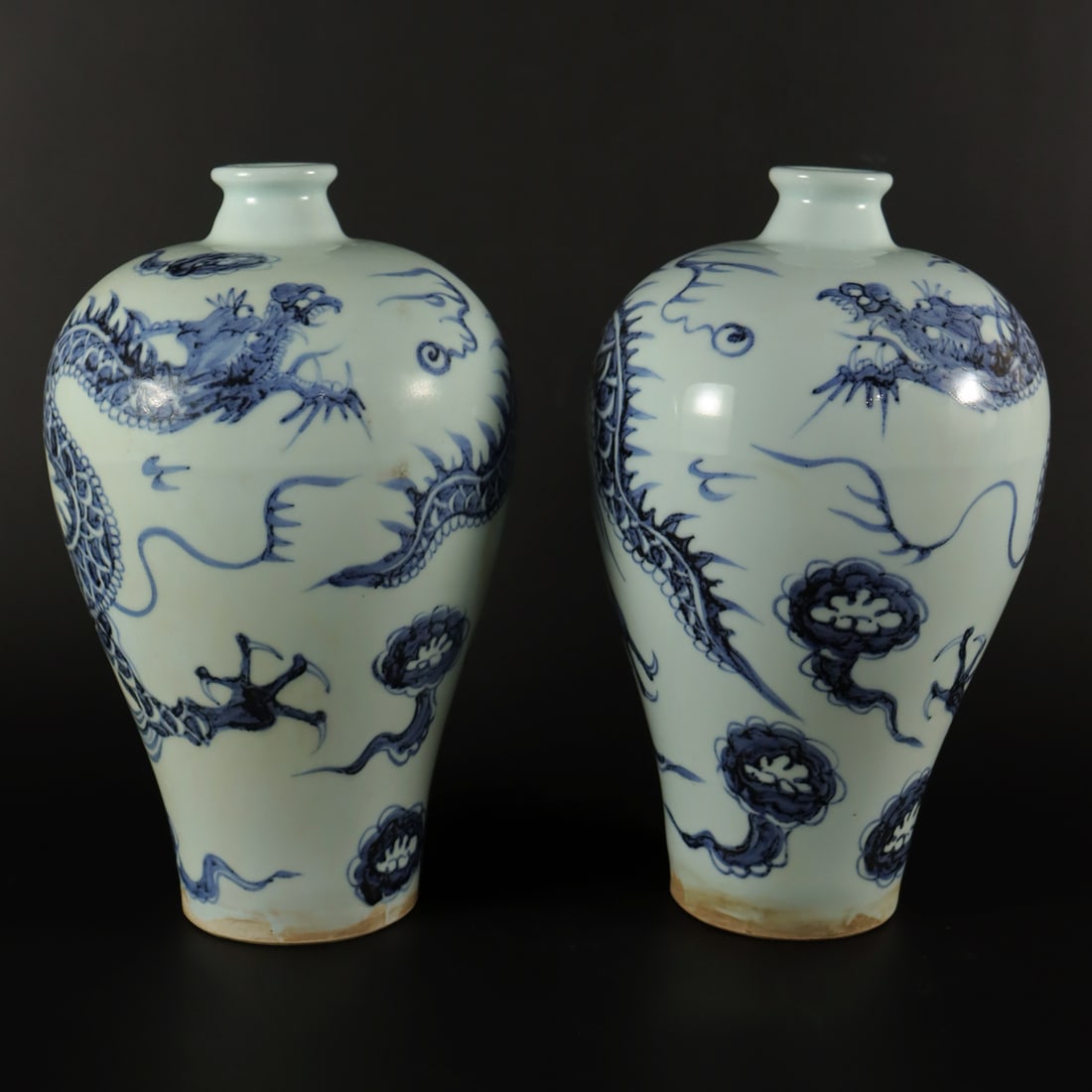 2 Chinese b/w dragon vase (1 of 7)