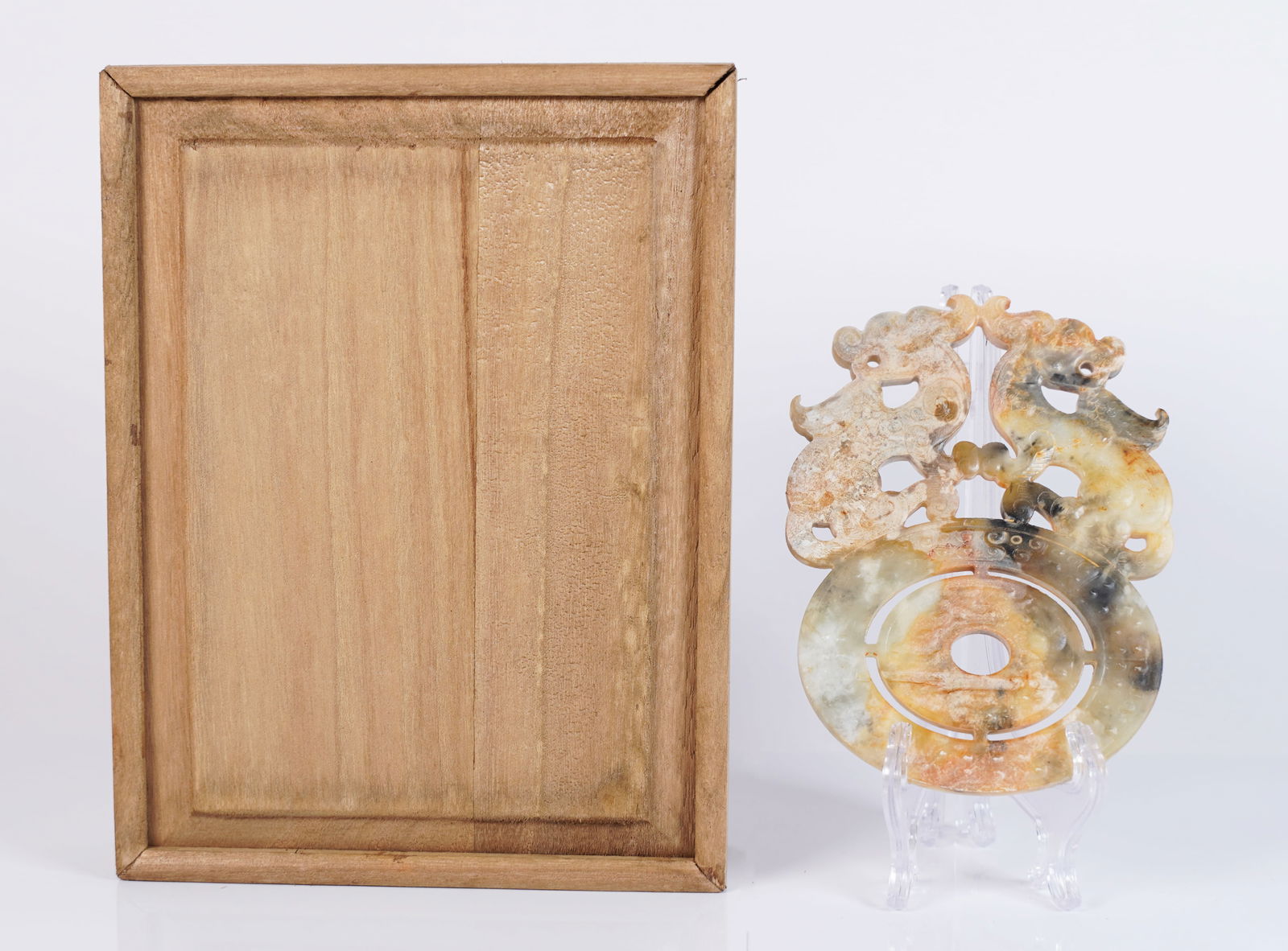 Chinese jade ornament in box: Chinese jade ornament in box. H: 5.1" x W: 4."