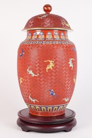 Chinese Qing dynasty fine vase