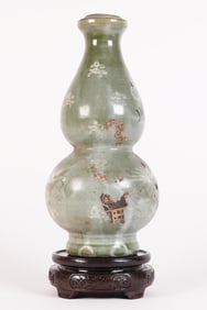 Chinese fine green vase